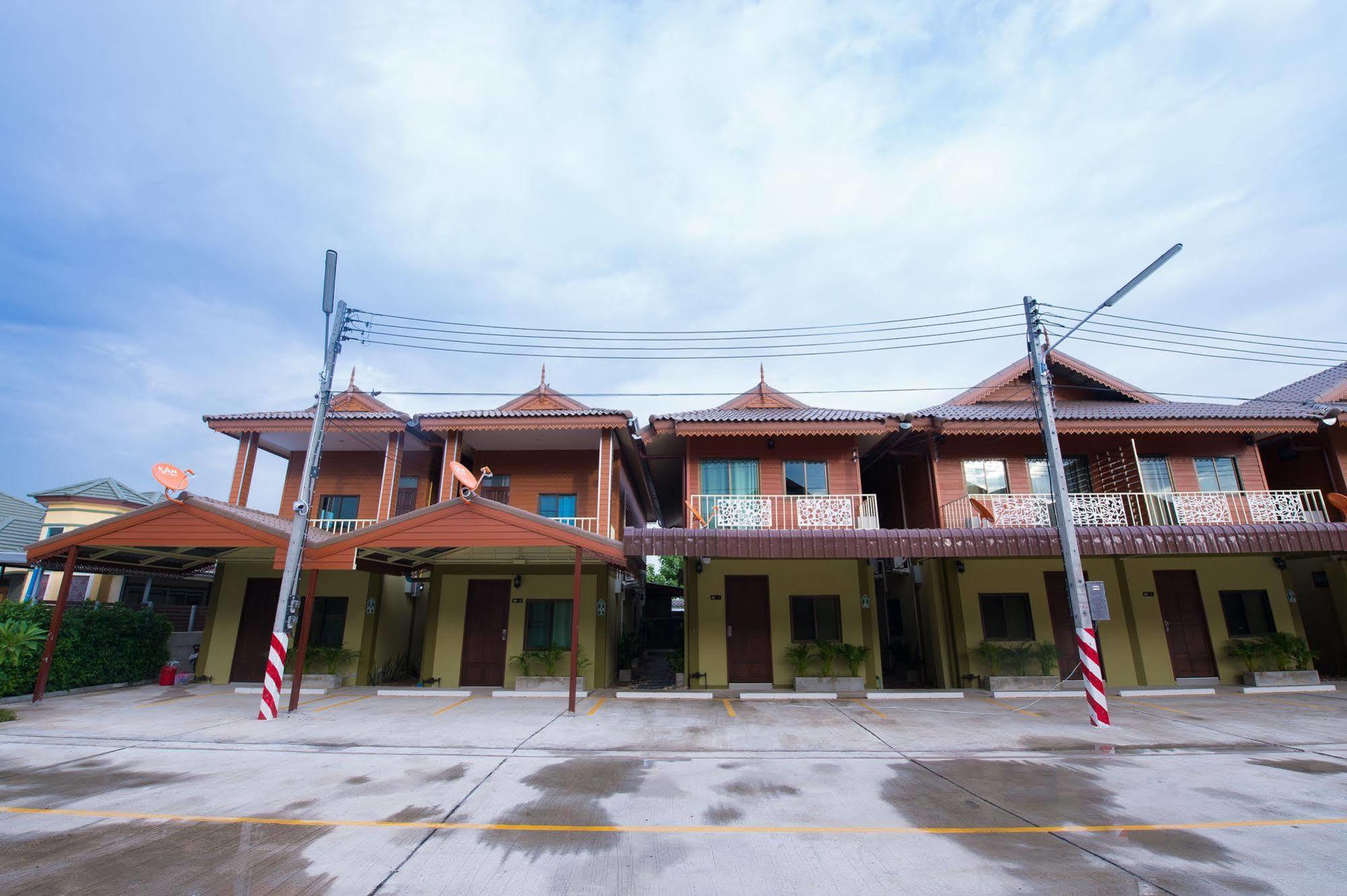 Sri Siam Resort Kanchanaburi Exterior photo